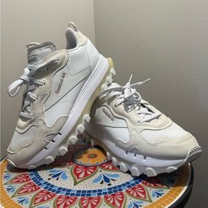 Reebok x Cardi B Classic Leather Women’s 9.5 White Beige Retro Chunky Sneakers